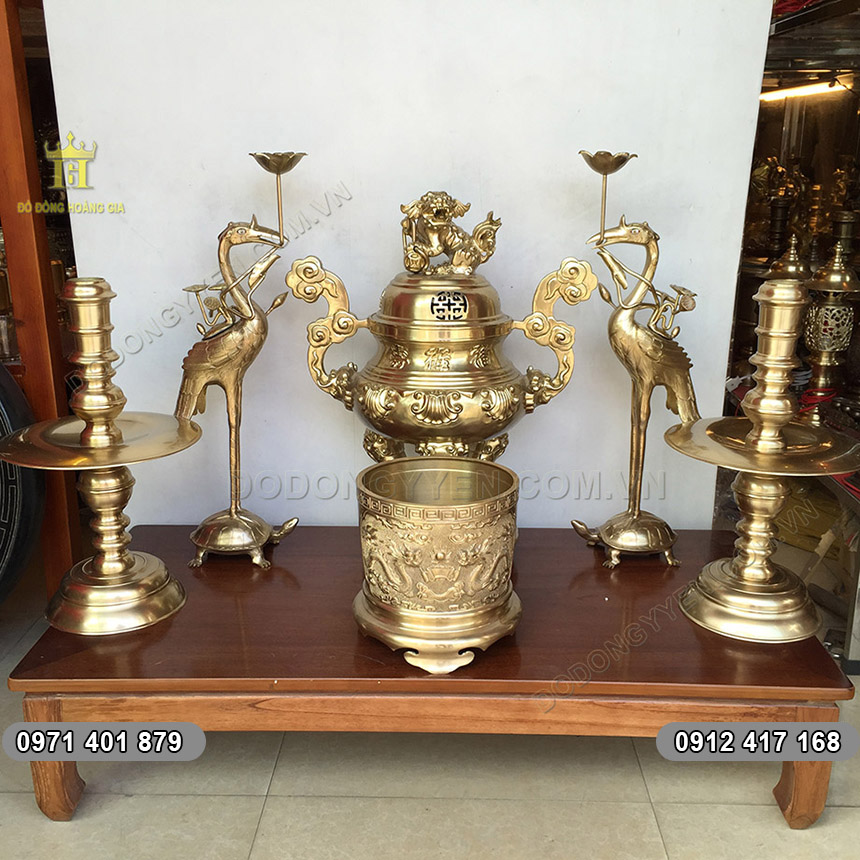 Bật m&iacute; c&aacute;ch chọn đồ thờ bằng đồng theo mệnh của gia chủ